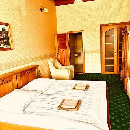 Hotel Maxim Frydek-Mistek Exterior photo